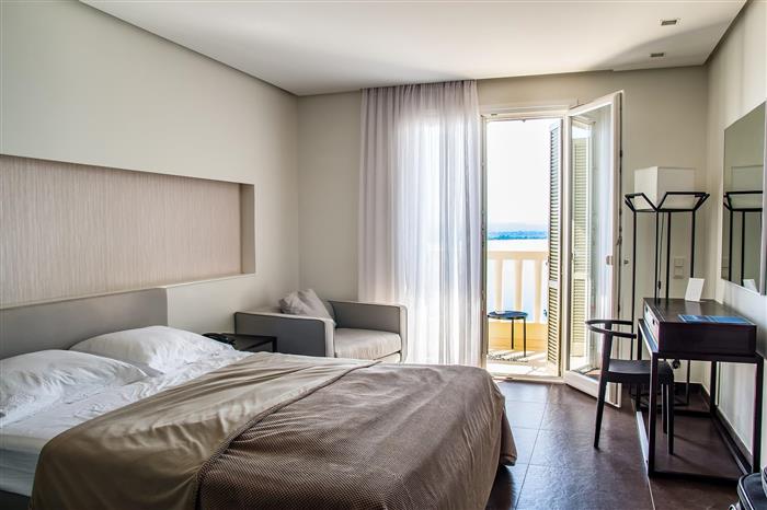 Parimis: Apercu d'une Chambre Classique